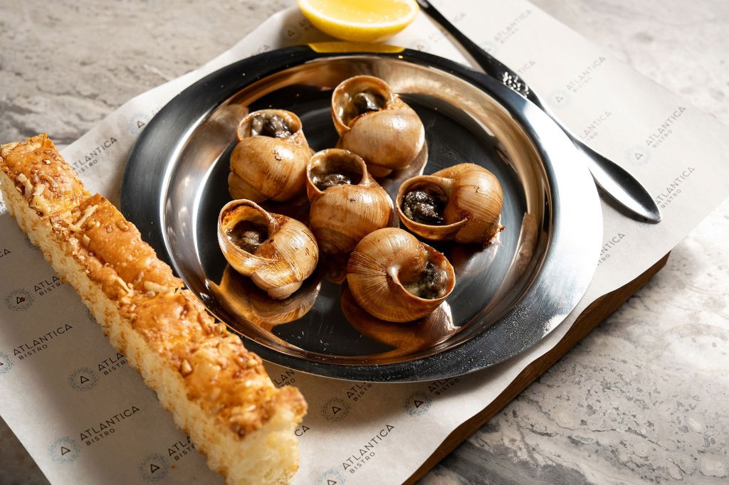Atlantica Bistro Улитки в дижонском соусе по-бургундски анонс.jpg